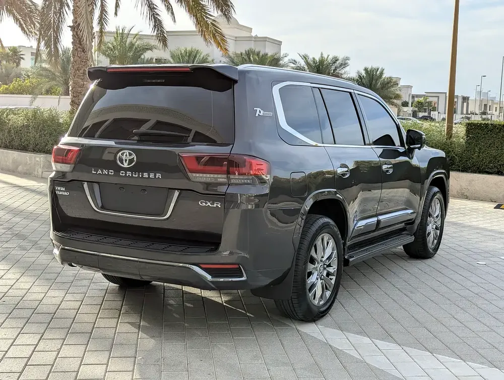 Toyota Land Cruiser 2013 Facelifted 2025 With Interior and Exterior GXR V6 Full Option - GCC Specs - Image 15