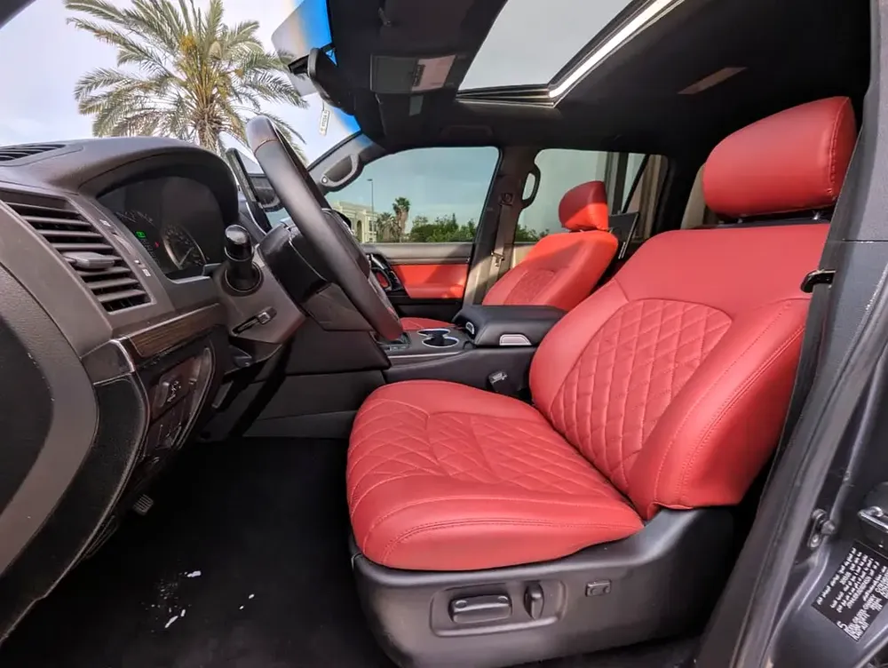 Toyota Land Cruiser 2013 Facelifted 2025 With Interior and Exterior GXR V6 Full Option - GCC Specs - Image 4