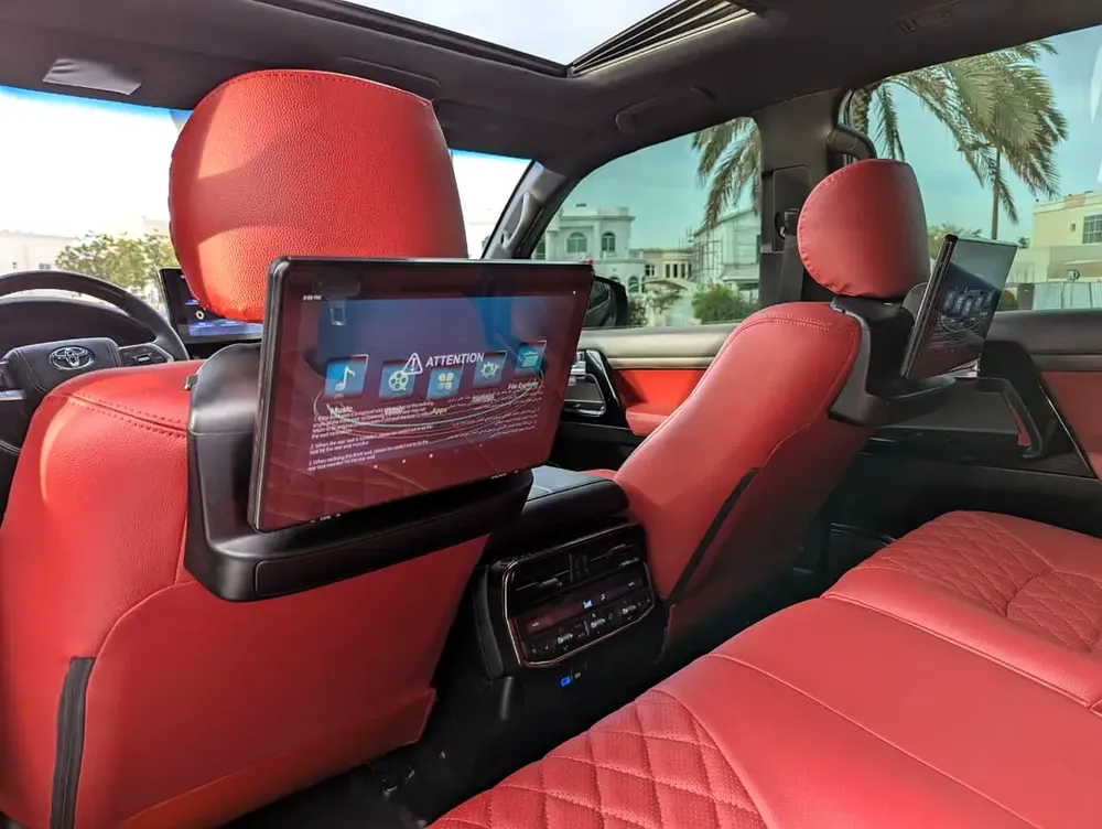Toyota Land Cruiser 2013 Facelifted 2025 With Interior and Exterior GXR V6 Full Option - GCC Specs - Image 6