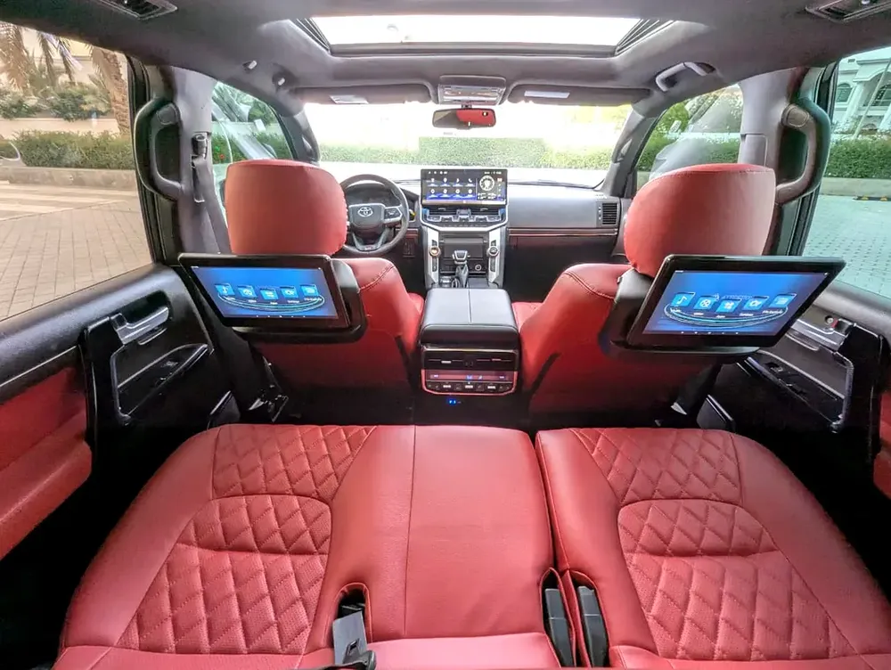Toyota Land Cruiser 2013 Facelifted 2025 With Interior and Exterior GXR V6 Full Option - GCC Specs - Image 9