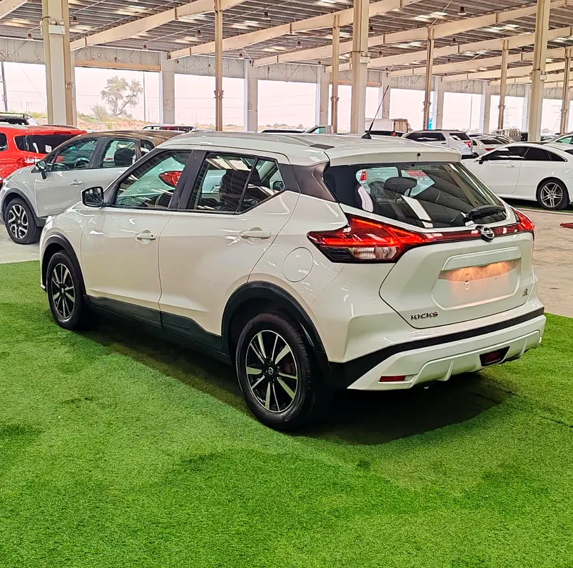 Nissan Kicks SV 2022, GCC Specs, Excellent Condition - Image 4