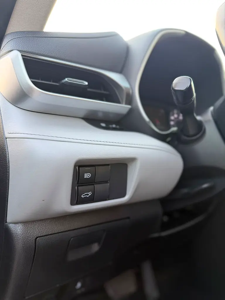 2020 Toyota Highlander XLE Full Option 3.5L V6  - SunRoof - Full Radar System - 7 Seater -Push Start - Image 15