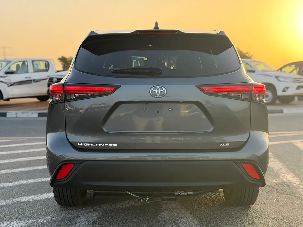 2020 Toyota Highlander XLE Full Option 3.5L V6  - SunRoof - Full Radar System - 7 Seater -Push Start - Image 6
