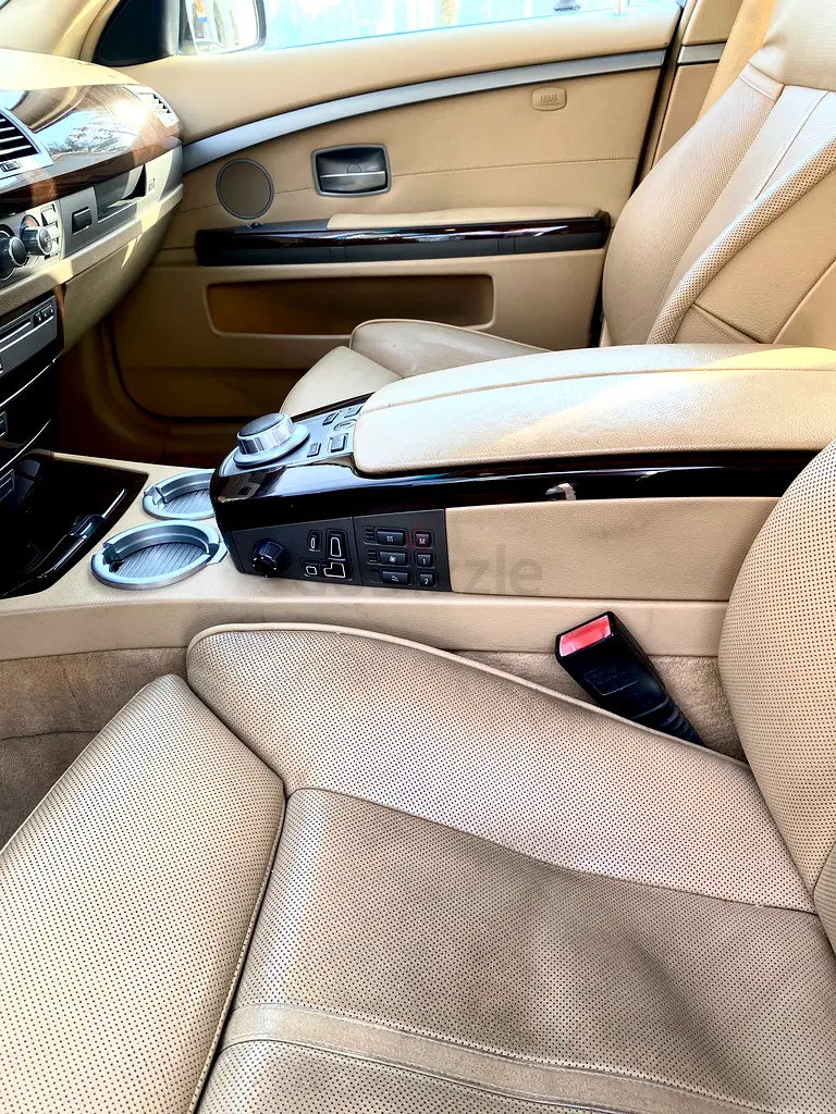 BMW 740Li 2008 GCC Specs - Well Maintained - Image 11