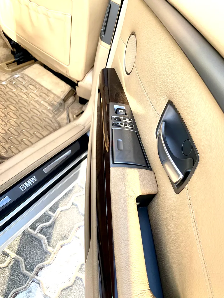 BMW 740Li 2008 GCC Specs - Well Maintained - Image 12