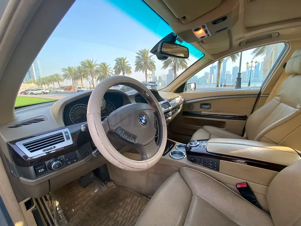 BMW 740Li 2008 GCC Specs - Well Maintained - Image 8