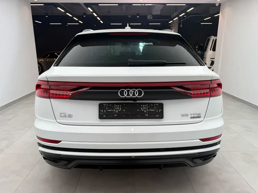 2022 Audi Q8 S line | GCC Specs | | AWD | Luxury SUV - Image 4