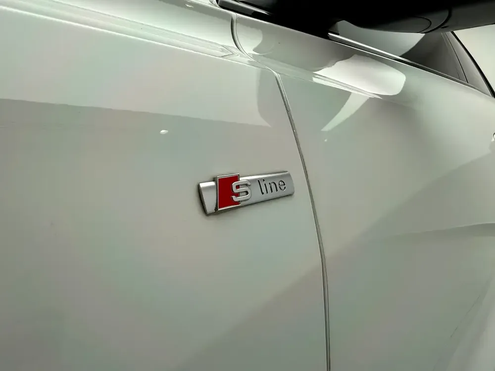 2022 Audi Q8 S line | GCC Specs | | AWD | Luxury SUV - Image 6