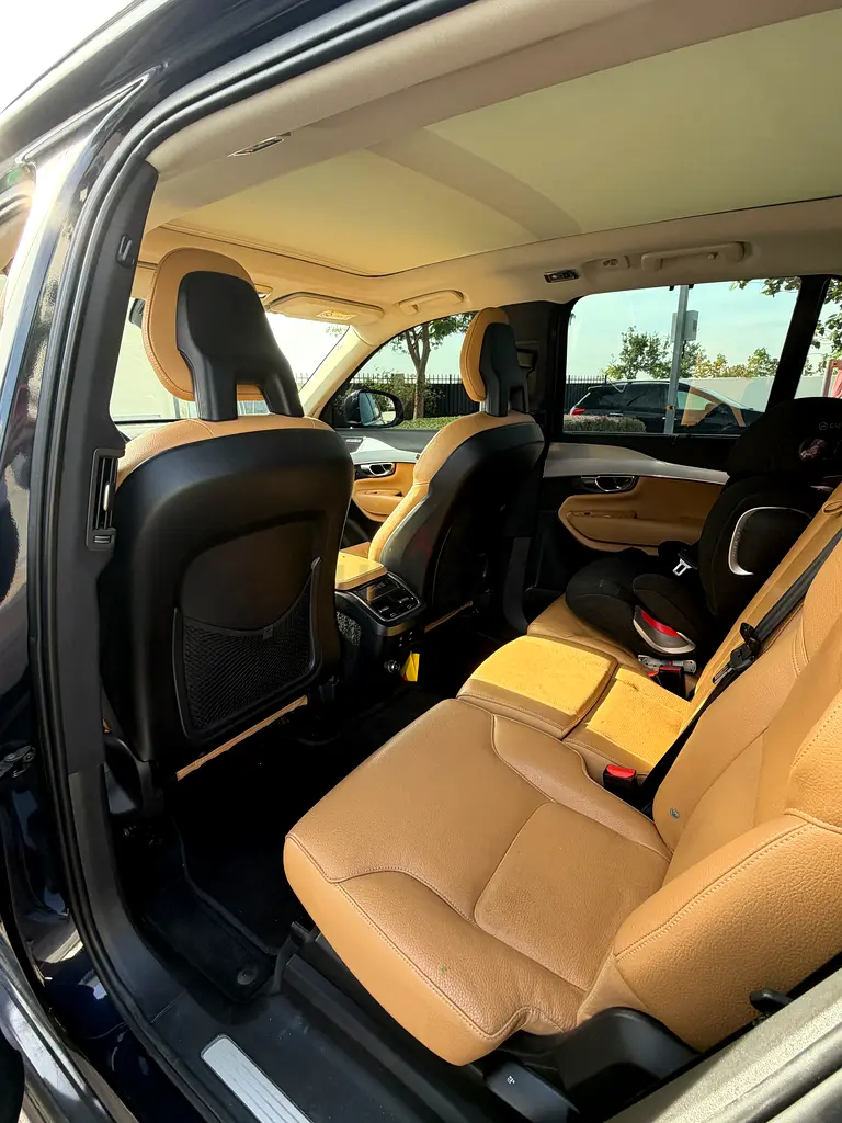 Volvo XC90 in great condition (lady driven) - Image 4