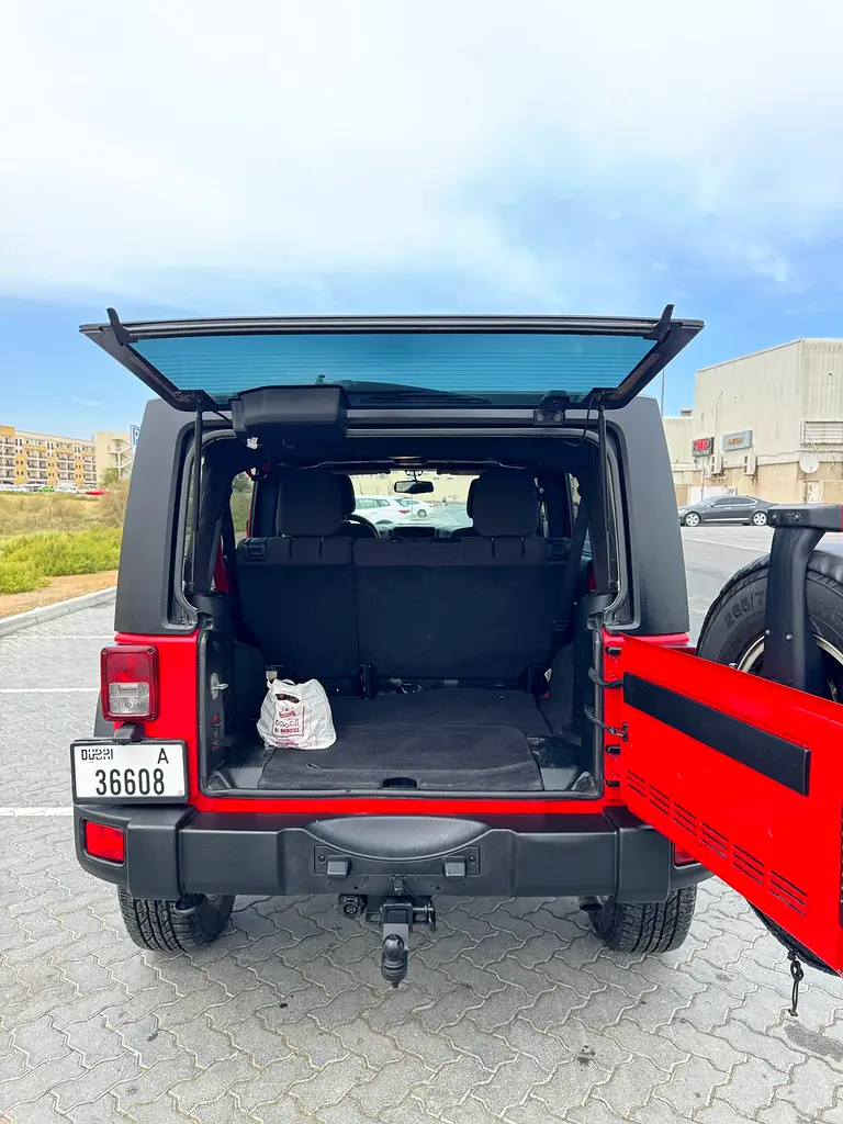 Jeep Wrangle  Unlimited 2014 Gcc Free accident Like Original Condition - Image 12