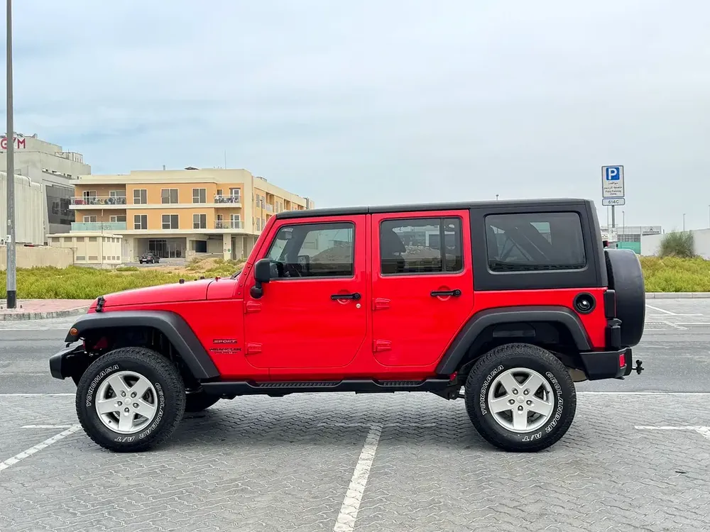 Jeep Wrangle  Unlimited 2014 Gcc Free accident Like Original Condition - Image 5