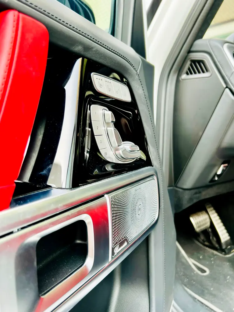 2023 Mercedes-Benz G 63 AMG 4×4² | GCC Specs | Low Mileage warranty and service - Image 9