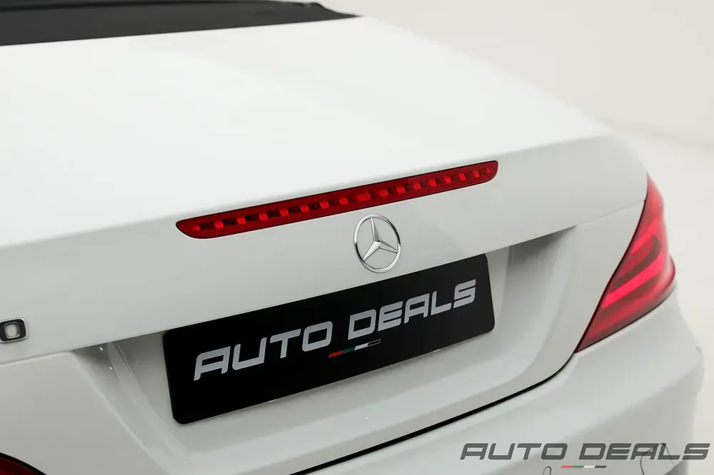 2017 Mercedes-Benz SL 550 Roadster | Full Service History | Fully Loaded | Perfect Condition - Image 10