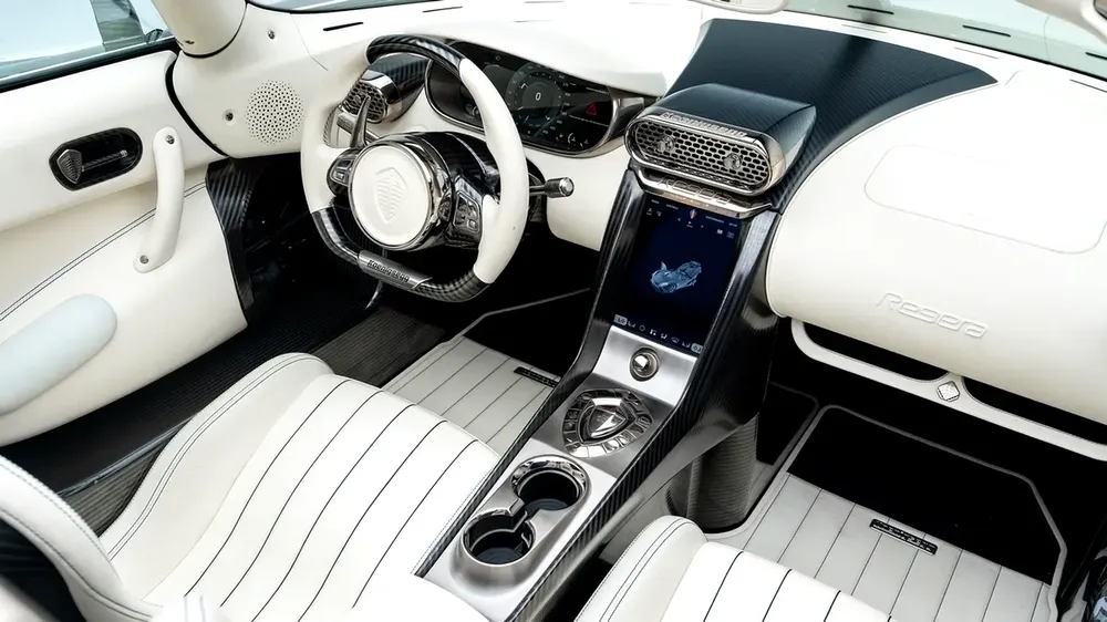 Koenigsegg Regera - 2019 - GCC Specs - Under Warranty and Service Contract - Image 12