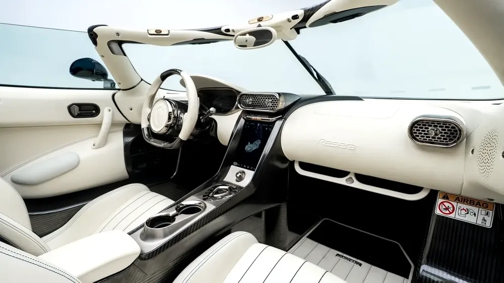Koenigsegg Regera - 2019 - GCC Specs - Under Warranty and Service Contract - Image 13