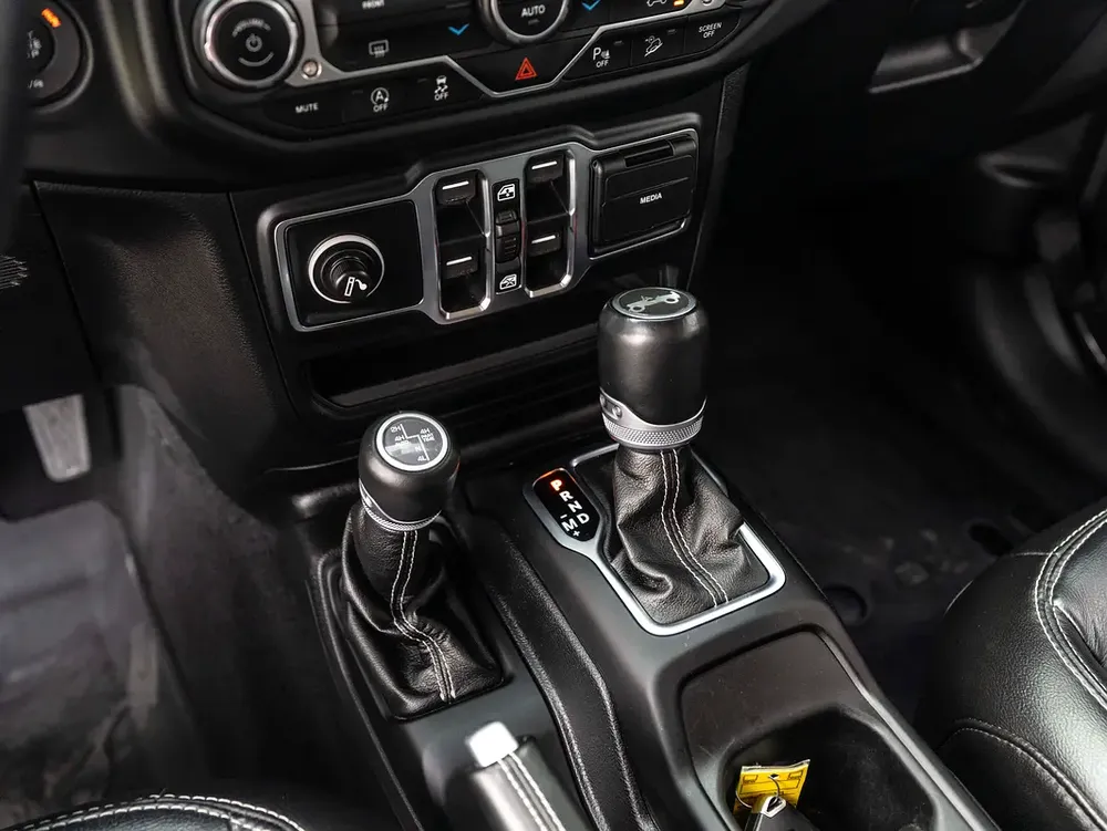 0% DOWN PAYMENT | THE MAY ADVANTAGE | WRANGLER SAHARA | BUILT FOR THE DESERT | WARRANTY - Image 12