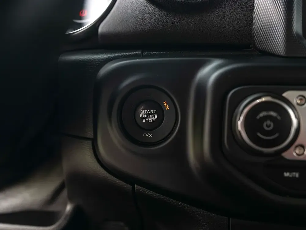 0% DOWN PAYMENT | THE MAY ADVANTAGE | WRANGLER SAHARA | BUILT FOR THE DESERT | WARRANTY - Image 17