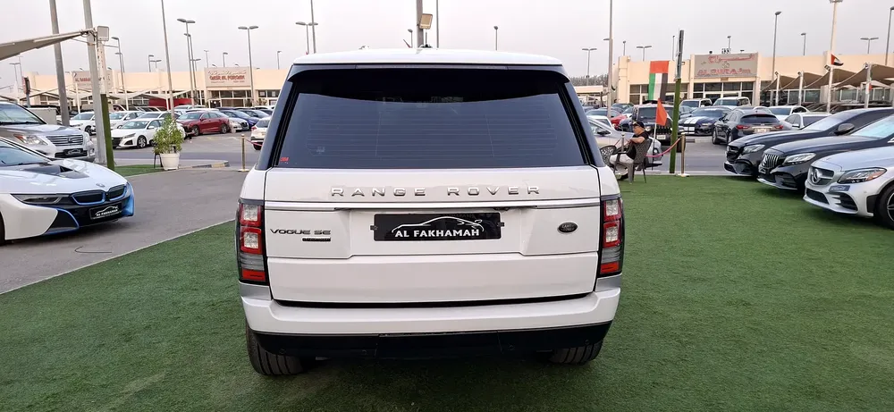 Land Rover Range Rover Vogue SE 2016 - GCC Specs - Image 5