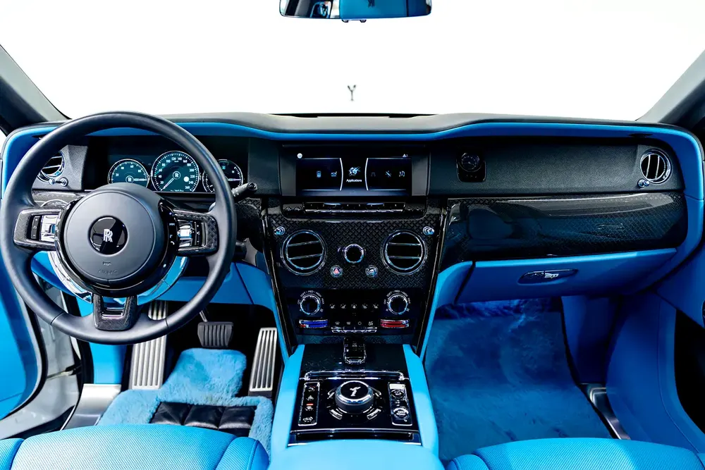 Rolls Royce Cullinan Black Badge - GCC Spec - Image 13