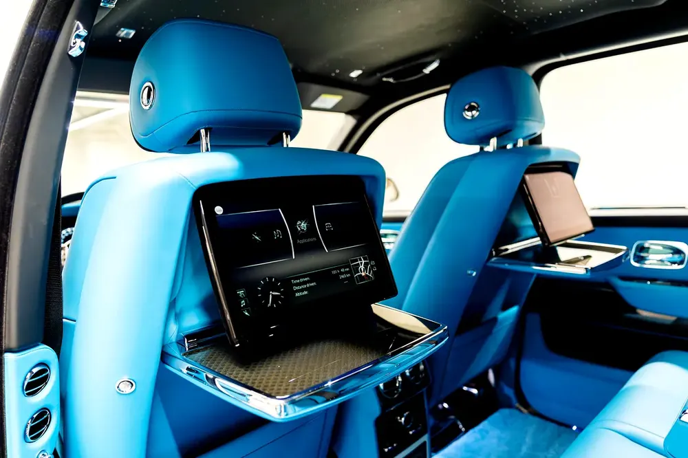 Rolls Royce Cullinan Black Badge - GCC Spec - Image 18