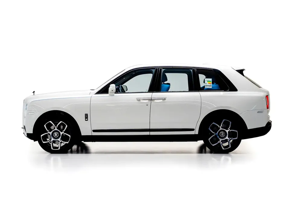 Rolls Royce Cullinan Black Badge - GCC Spec - Image 4