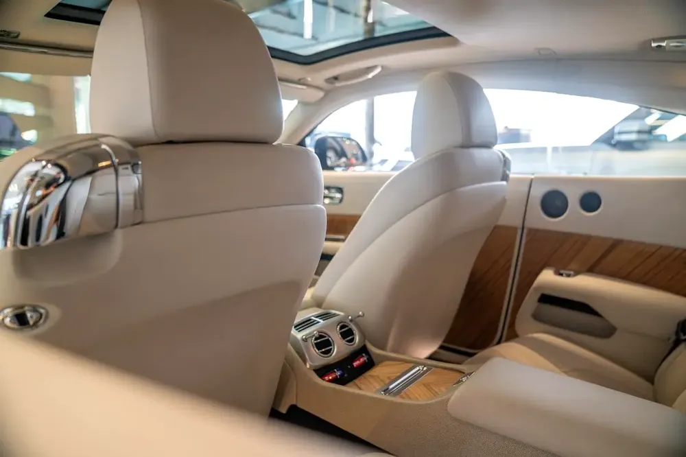 Rolls-Royce Wraith Black Badge 2014 - Japanese Specs - GCC Drivable - Image 11