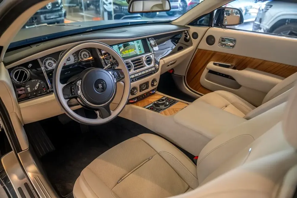 Rolls-Royce Wraith Black Badge 2014 - Japanese Specs - GCC Drivable - Image 6