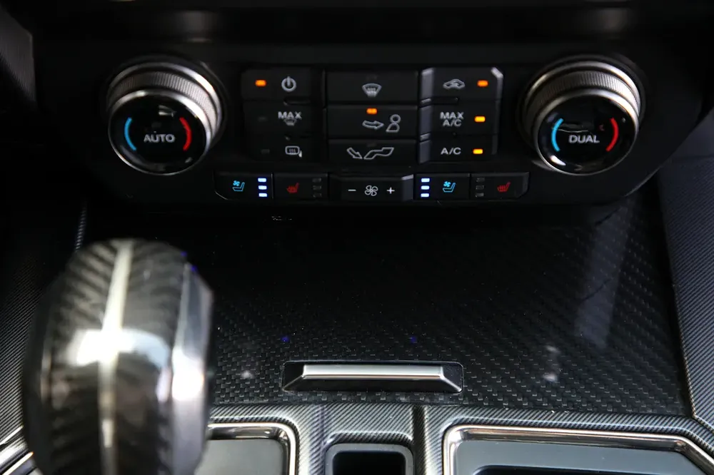 FORD RAPTOR F150 - 2019 - GCC - FULLY LOADED -GREY MATT - AMAZING CONDITION - Image 15