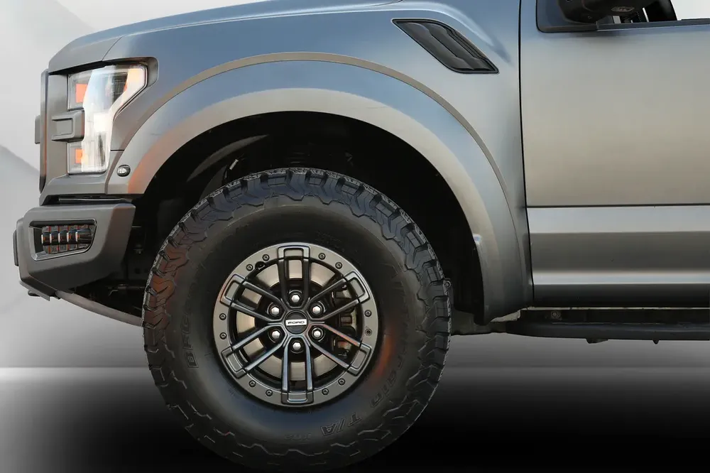 FORD RAPTOR F150 - 2019 - GCC - FULLY LOADED -GREY MATT - AMAZING CONDITION - Image 7