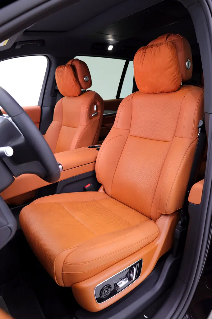 Li AUTO L9 ULTRA BLACK EDITION + GCC NAVIGATION SYSTEM + FULLY LOADED + VIP CAPTAIN SEAT - Image 4