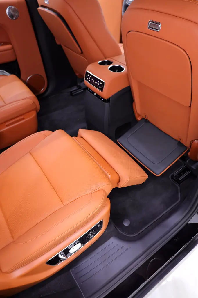 Li AUTO L9 ULTRA BLACK EDITION + GCC NAVIGATION SYSTEM + FULLY LOADED + VIP CAPTAIN SEAT - Image 5
