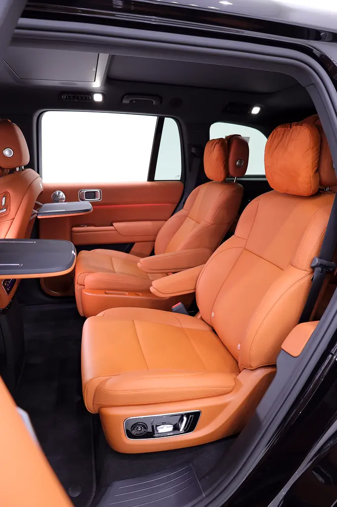 Li AUTO L9 ULTRA BLACK EDITION + GCC NAVIGATION SYSTEM + FULLY LOADED + VIP CAPTAIN SEAT - Image 6