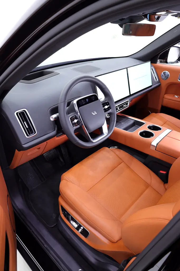Li AUTO L9 ULTRA BLACK EDITION + GCC NAVIGATION SYSTEM + FULLY LOADED + VIP CAPTAIN SEAT - Image 8