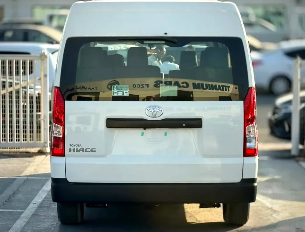2026 Toyota Hiace DLX - GCC Specs - Export Price @ 158,000 AED - Image 4