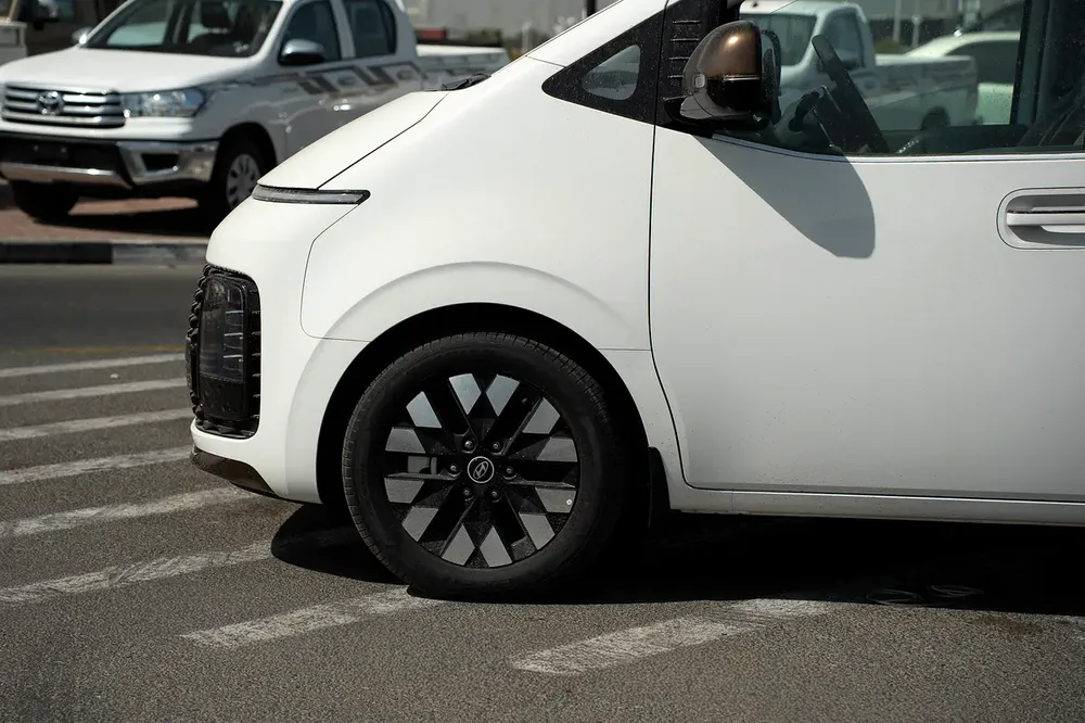 2026 Hyundai Staria Luxury | GCC Specs | Brand New - Image 18