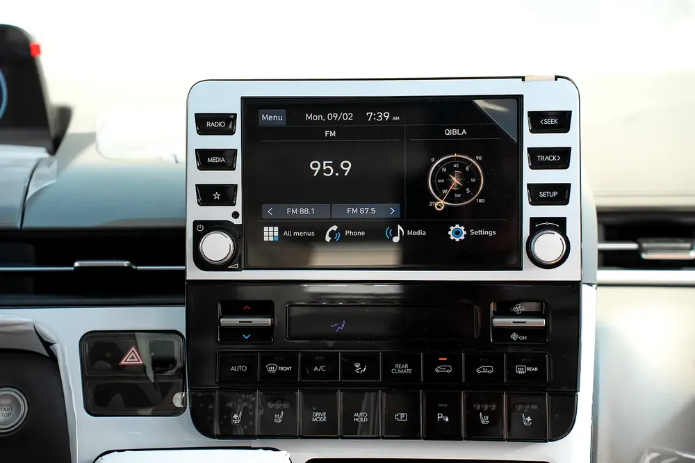 2026 Hyundai Staria Luxury | GCC Specs | Brand New - Image 9