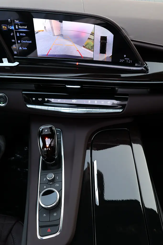 CADILLAC ESCALADE 600 SPORT PLATINUM-0KM-2024-GCC SPECS-UNDER WARRANTY SERVICE-BRAND NEW - Image 14