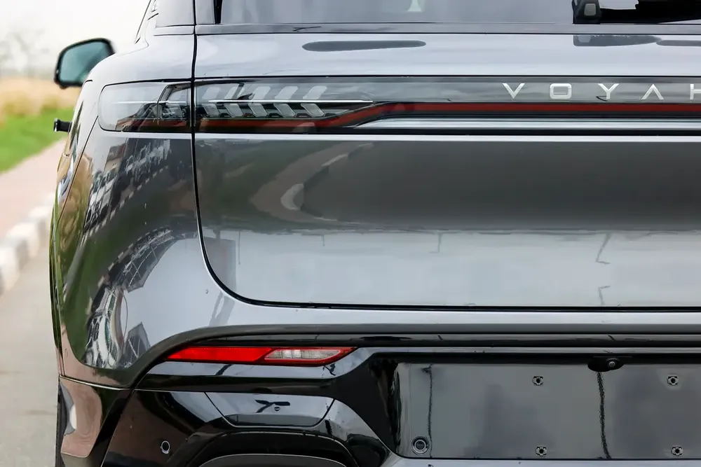 Voyah Free 2024 AWD – Luxury EV SUV with Extended Range - Image 19