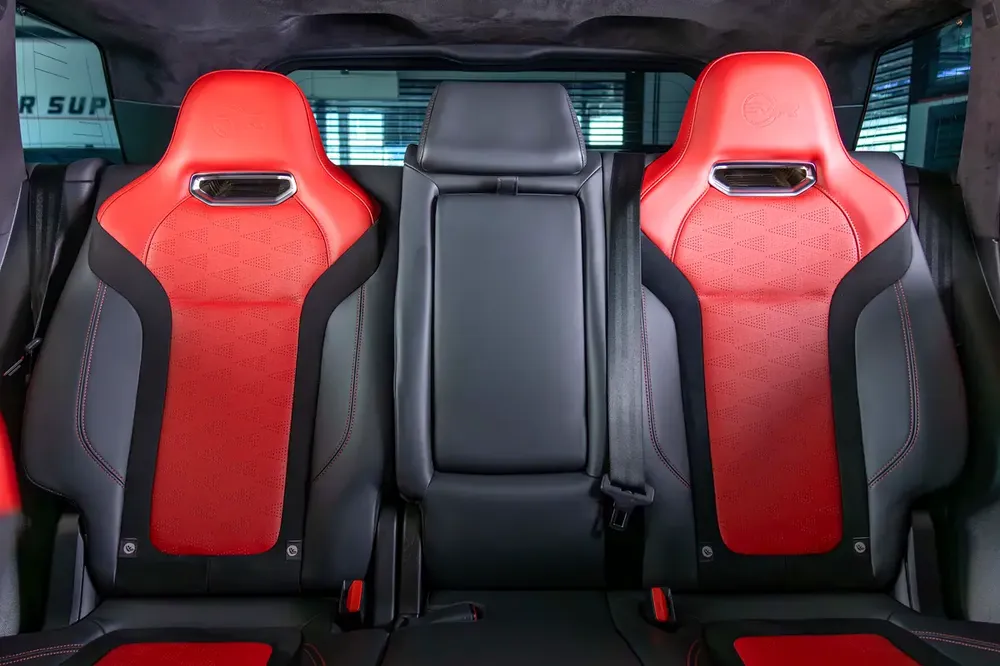 Range Rover Sport SVR Carbon Edition-Low Mileage-Red Calipers-1 Owner-Very Well Maintained - Image 14