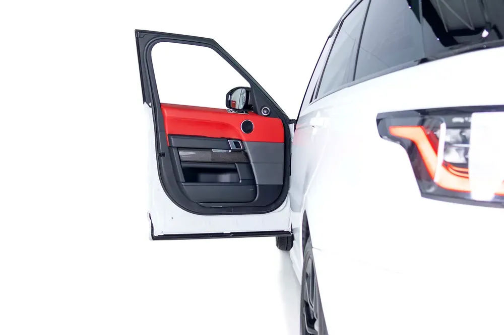 Range Rover Sport SVR Carbon Edition-Low Mileage-Red Calipers-1 Owner-Very Well Maintained - Image 19