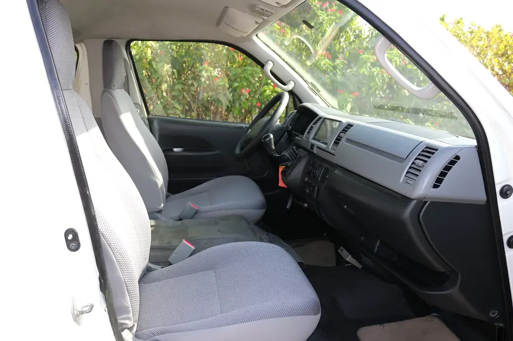 TOYOTA HIAC 2010 PETROL 14 SEAT - Image 11