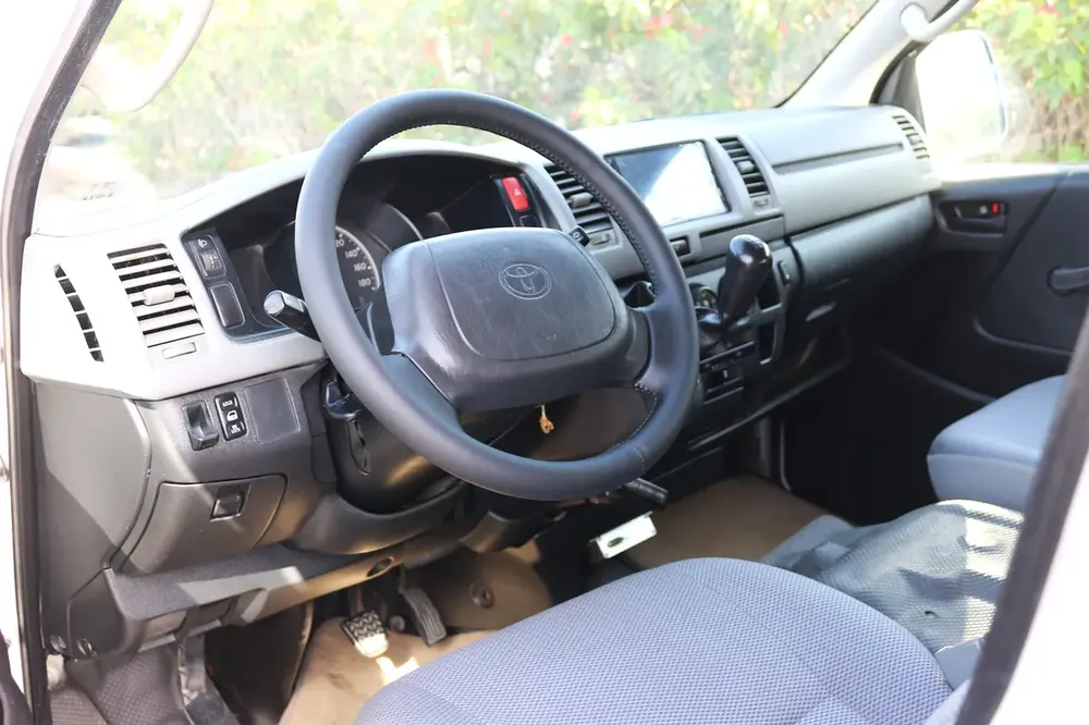 TOYOTA HIAC 2010 PETROL 14 SEAT - Image 13