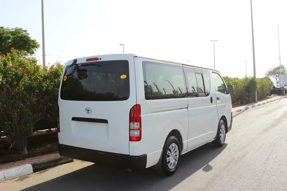TOYOTA HIAC 2010 PETROL 14 SEAT - Image 4