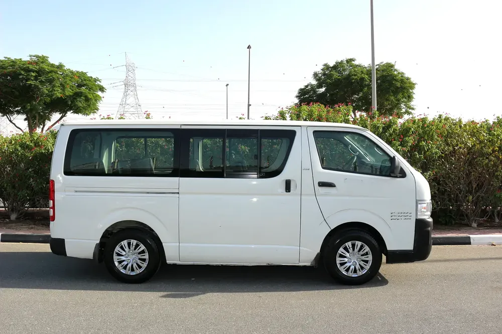 TOYOTA HIAC 2010 PETROL 14 SEAT - Image 5