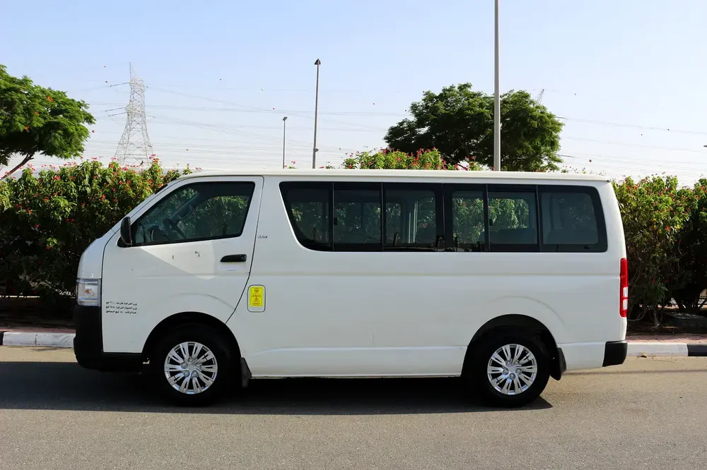 TOYOTA HIAC 2010 PETROL 14 SEAT - Image 6