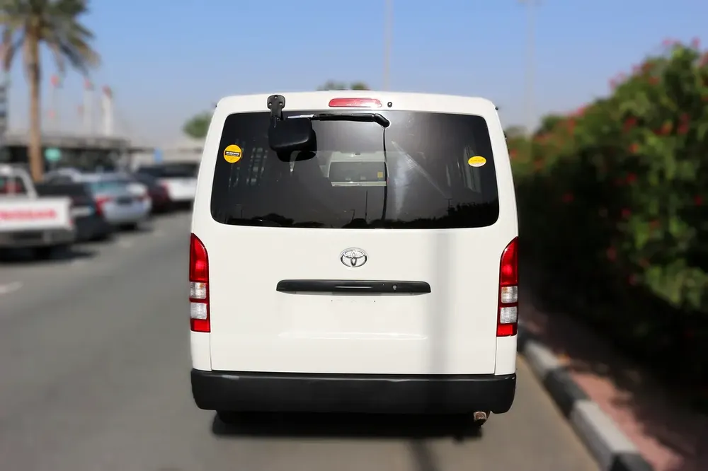TOYOTA HIAC 2010 PETROL 14 SEAT - Image 8