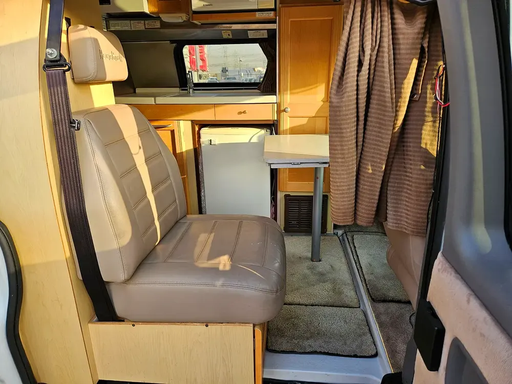 CHEVROLET EXPRESS 6.0 V8 JAPAN IMPORTED - Image 11