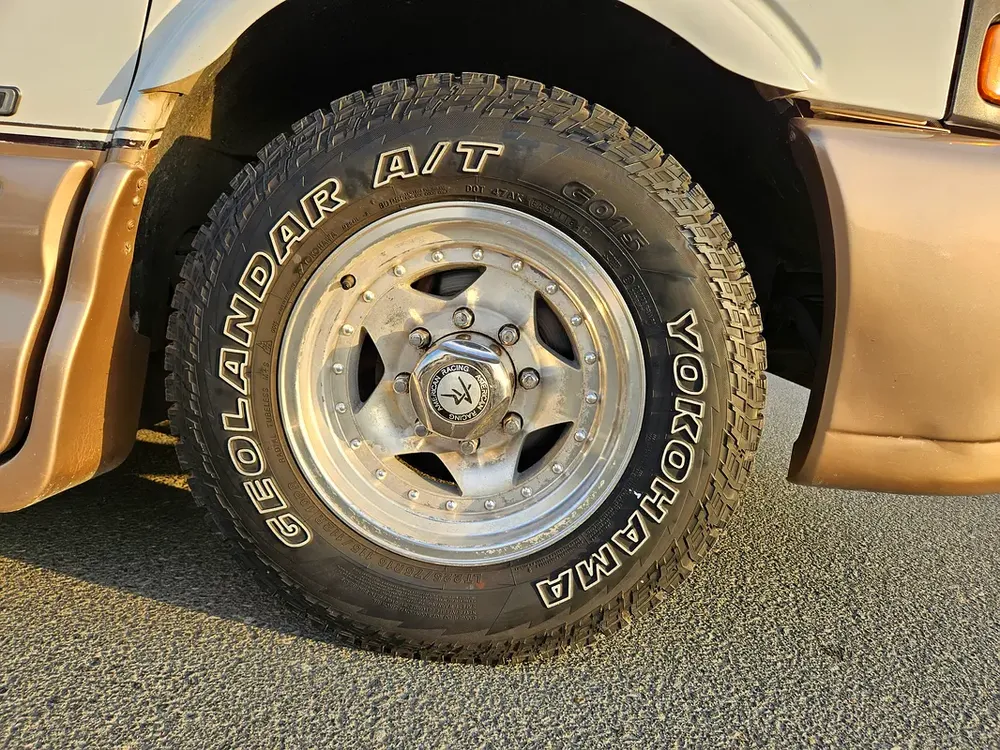 CHEVROLET EXPRESS 6.0 V8 JAPAN IMPORTED - Image 9