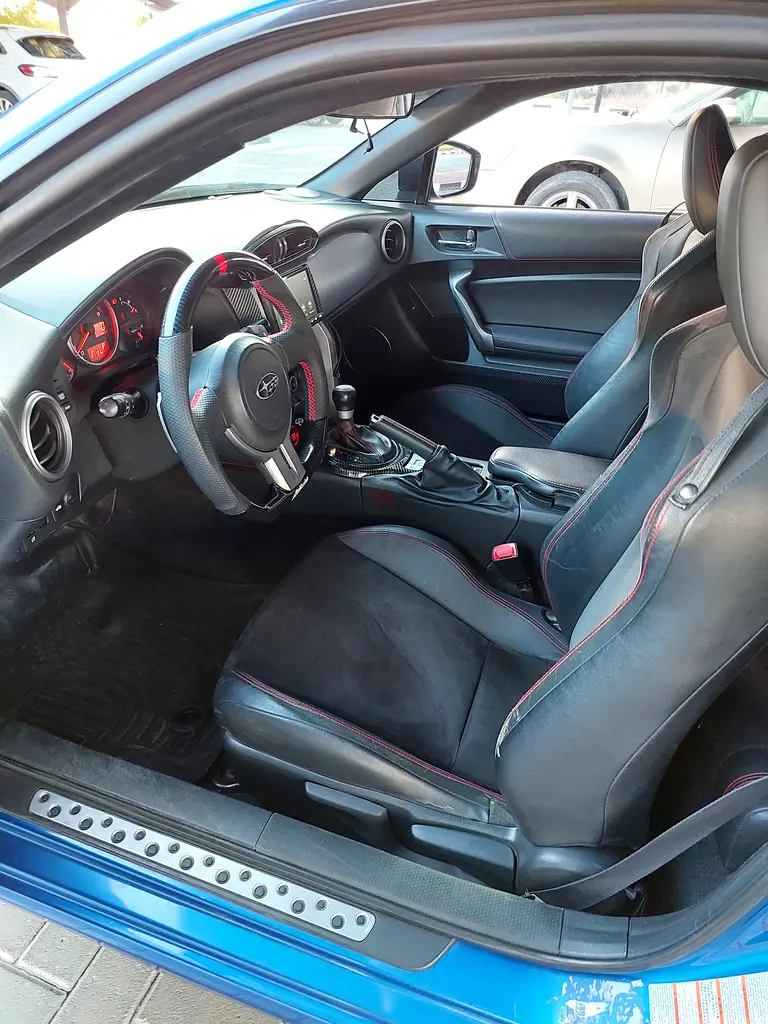 Subaru brz 2.0 gcc in amazing condition - Image 9