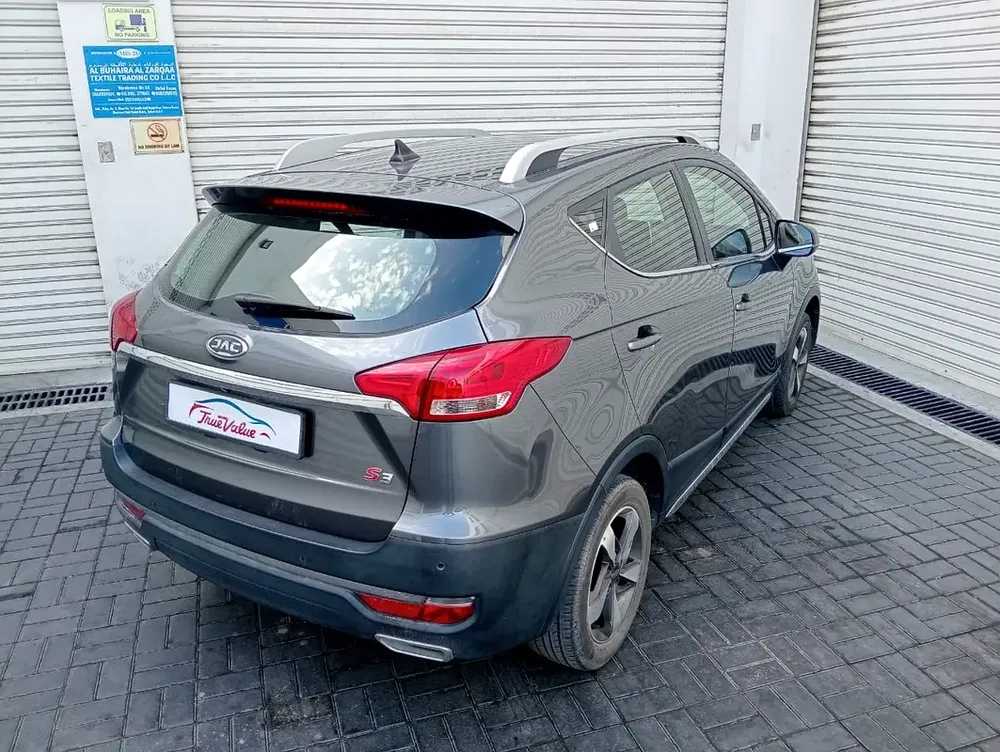 JAC S3 2023 full option under warranty gcc accident free - Image 4